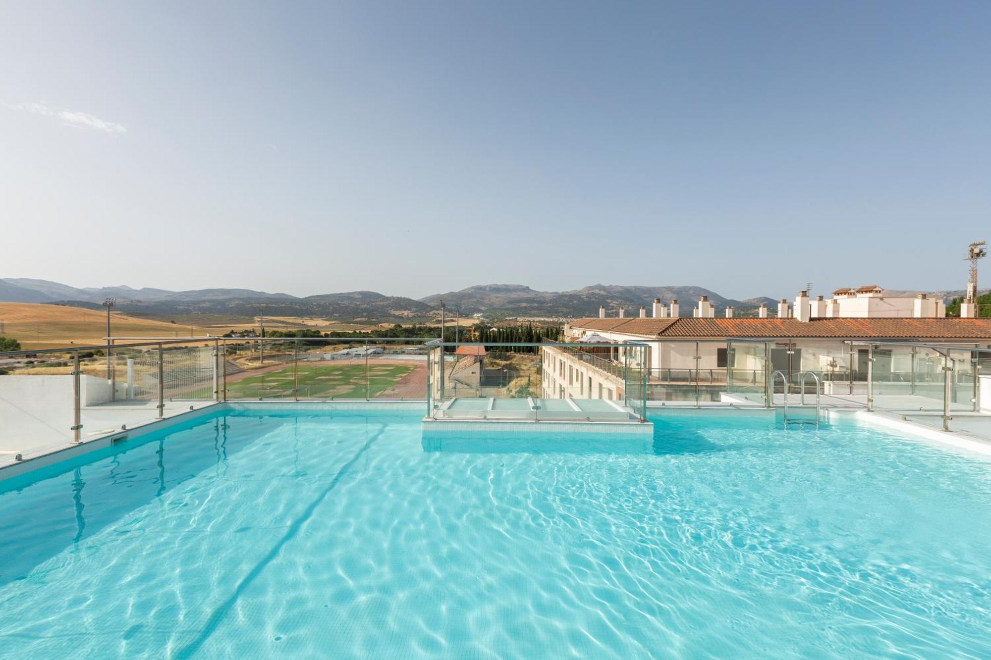 Apartamentos Martalia Aticos Deluxe Ronda Luaran gambar